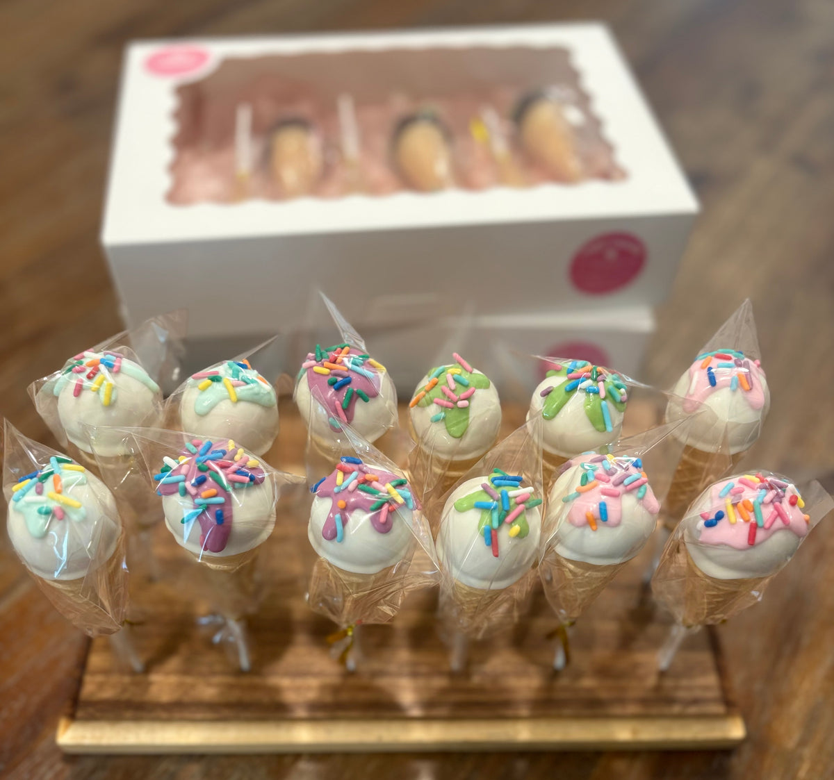 Vanilla Cake Pop Cones(6)