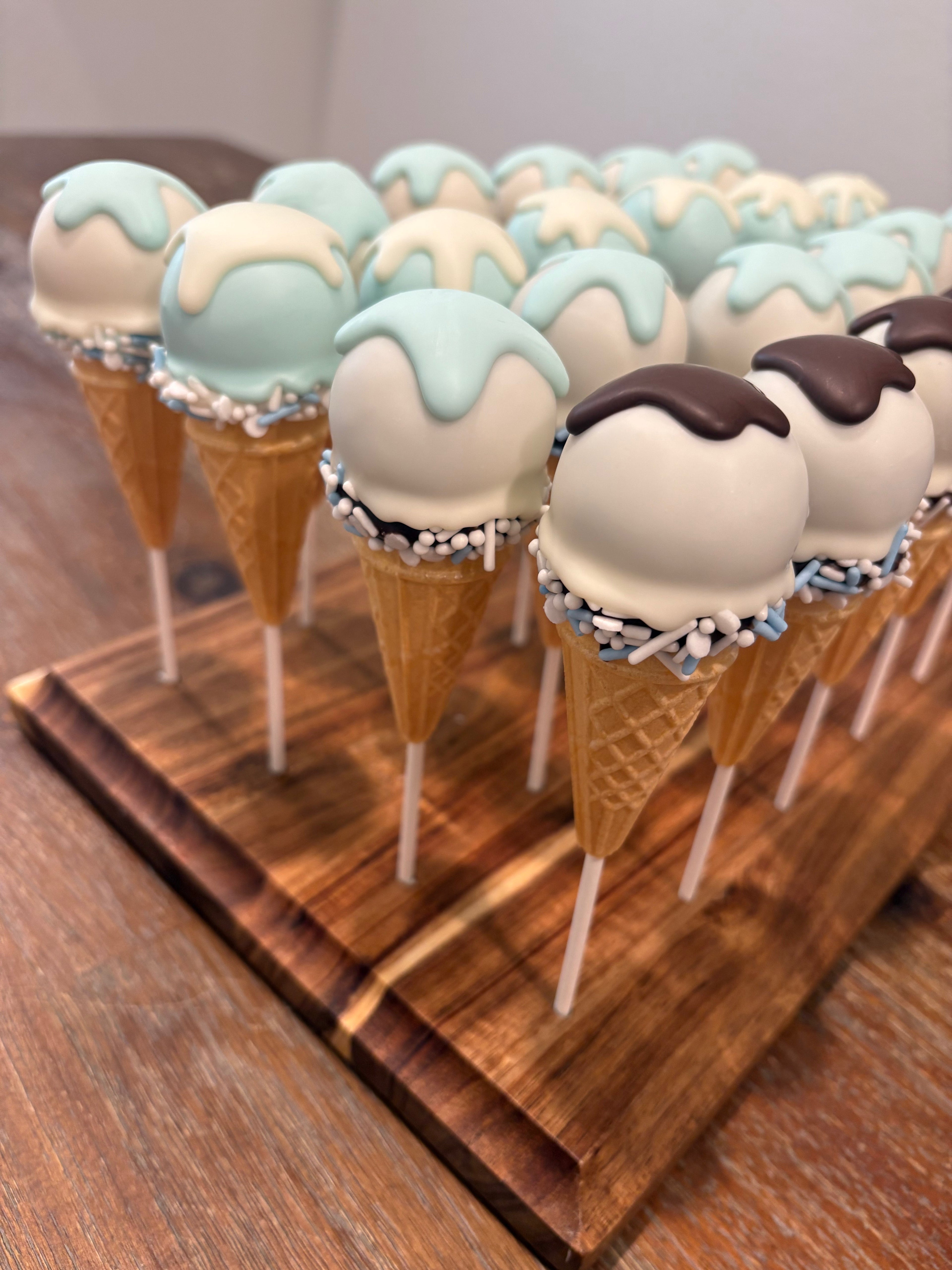 Vanilla Cake Pop Cones(6)